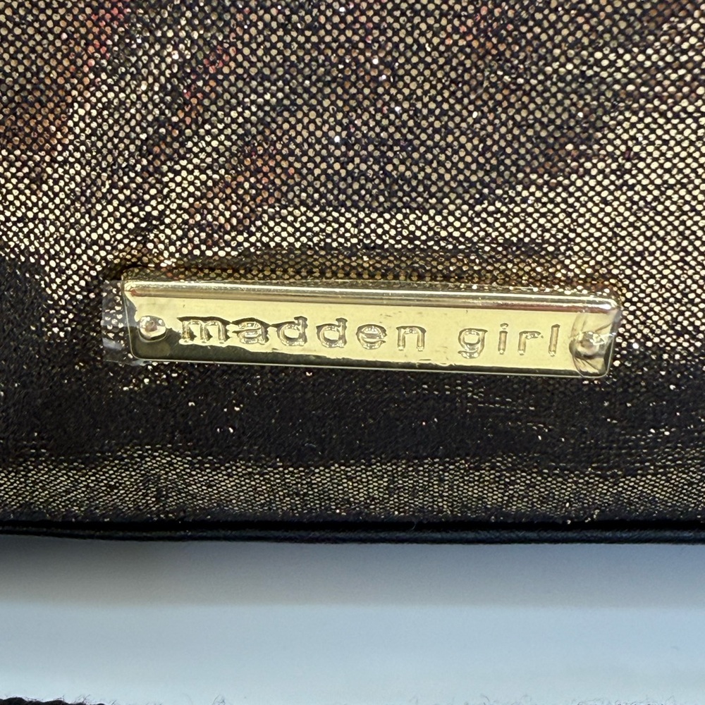 Madden Girl Metallic Gold Large Weekender Duffle/Travel Bag - Picture 3 of 15